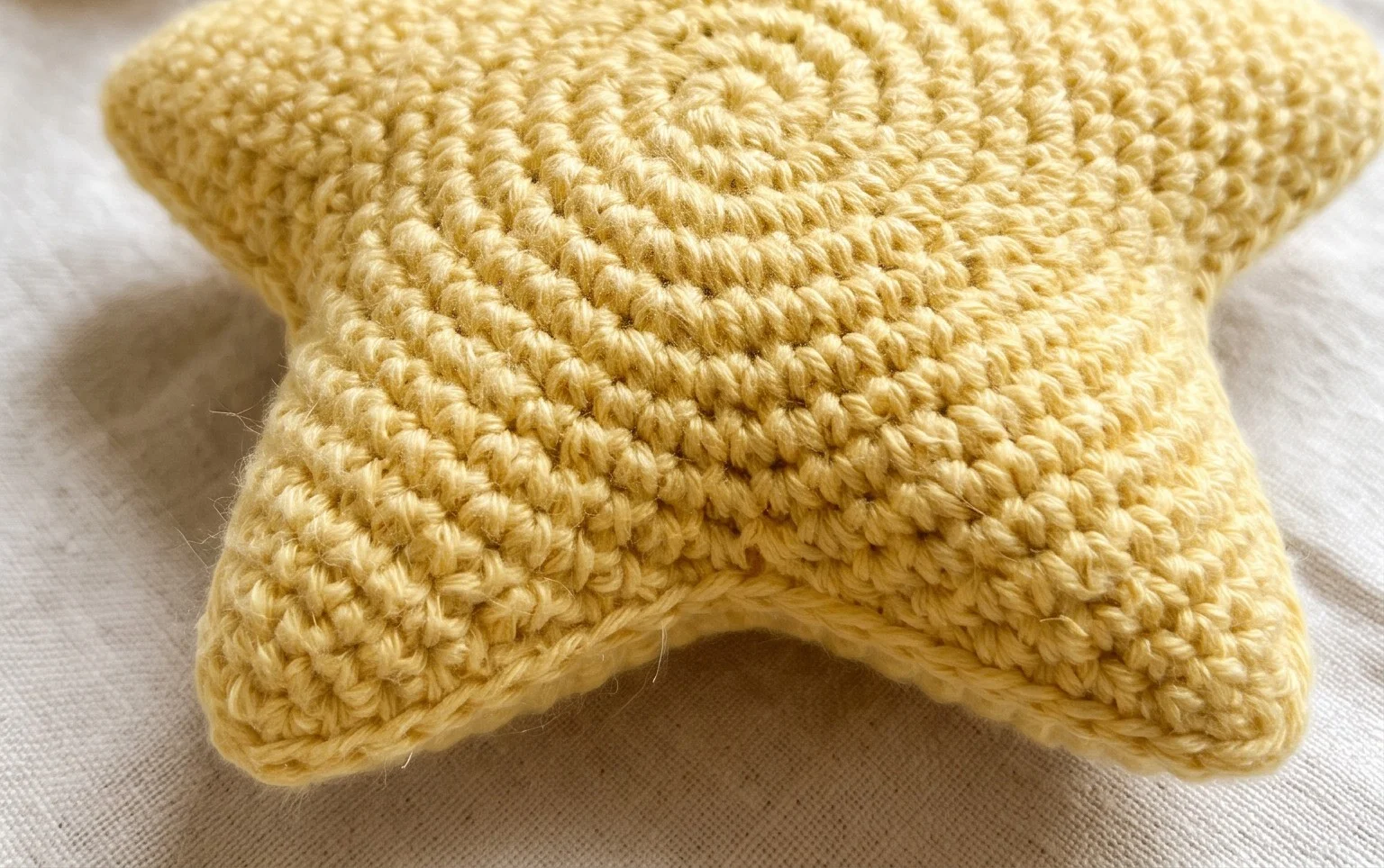 How to Crochet Star Amigurumi For Kids